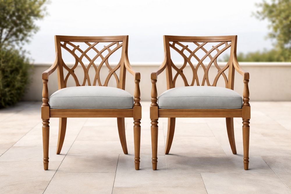 Lot de 2 chaises en bois avec coussins en tissu
