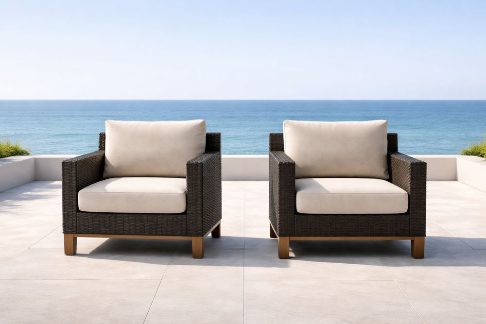 Set de 2 fauteuils en résine tressée avec coussins en polyester 80 x 85 x 75 cm