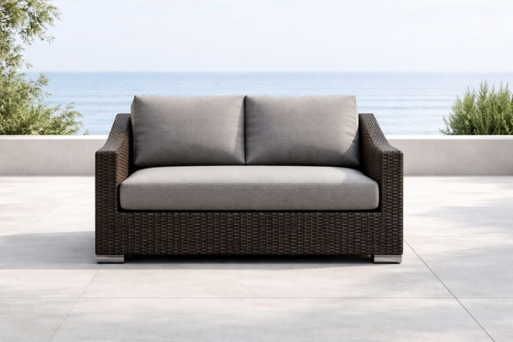 Canapé extérieur 2 places en rotin synthétique brun et coussins gris