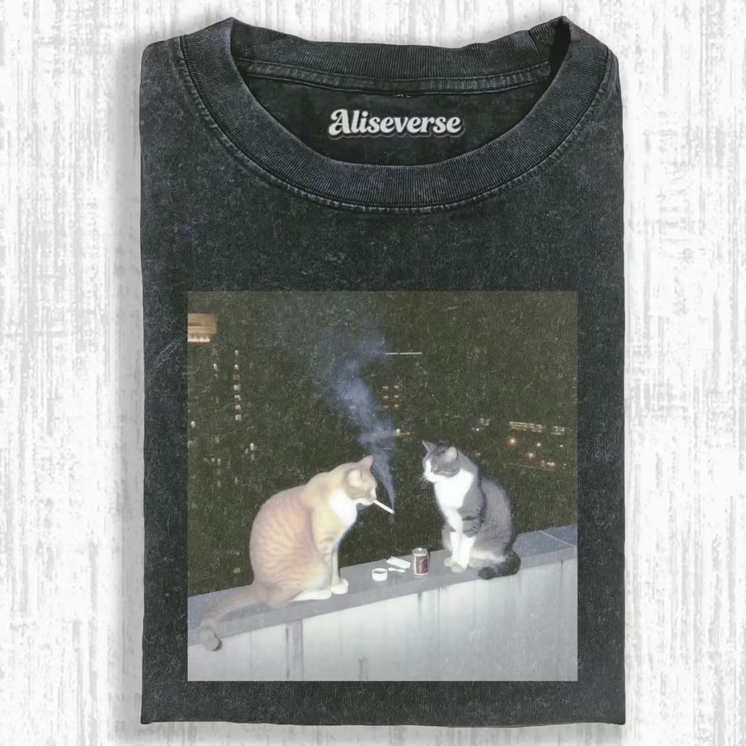 SMOKING CAT  T-SHIRT