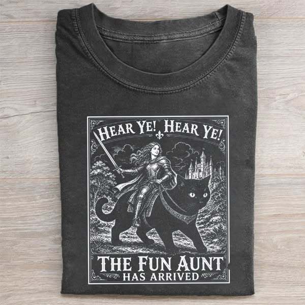 Fun Aunt Knight Riding Black Cat T-shirt