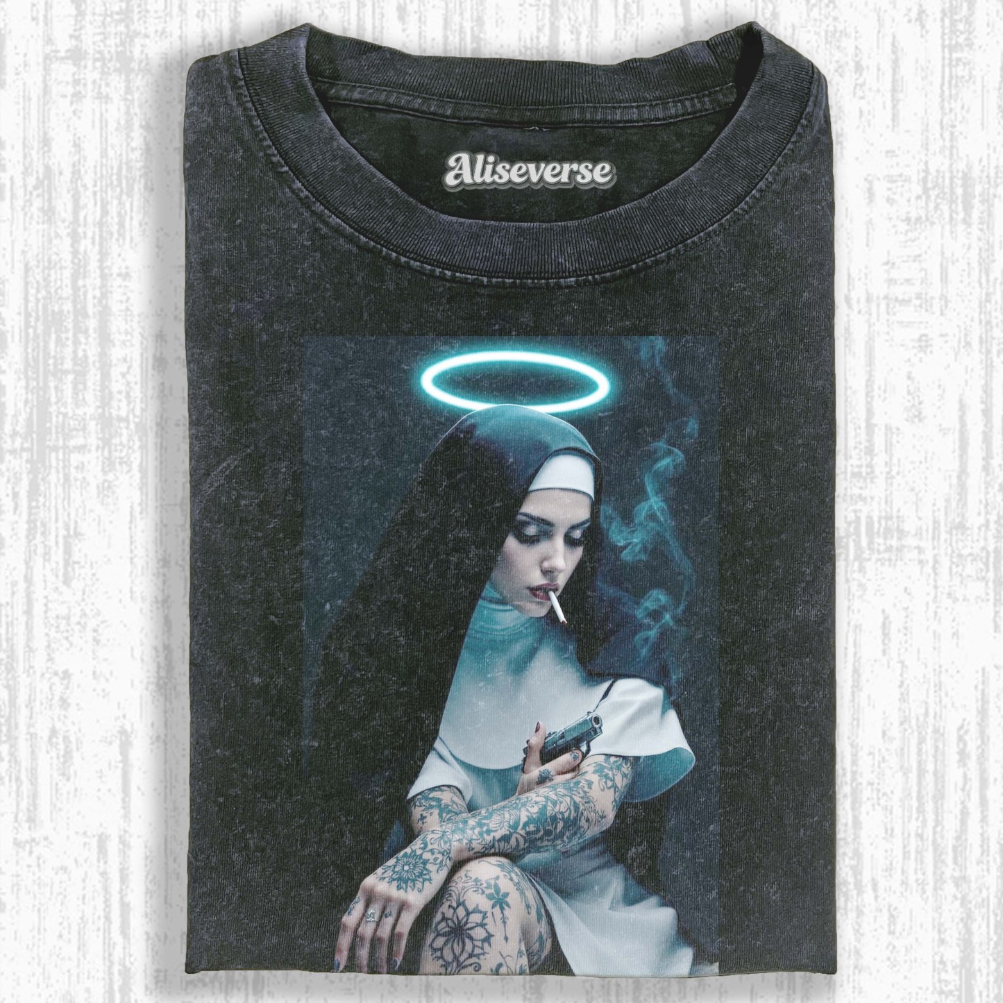 NUNS T-SHIRT