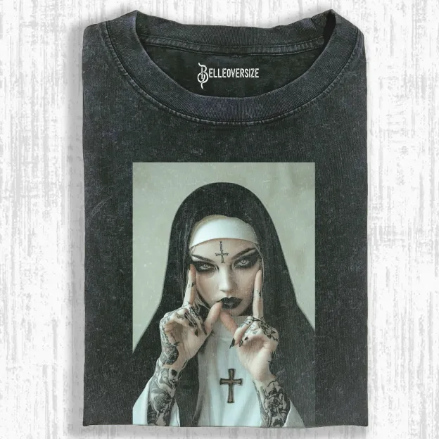 NUNS T-SHIRT
