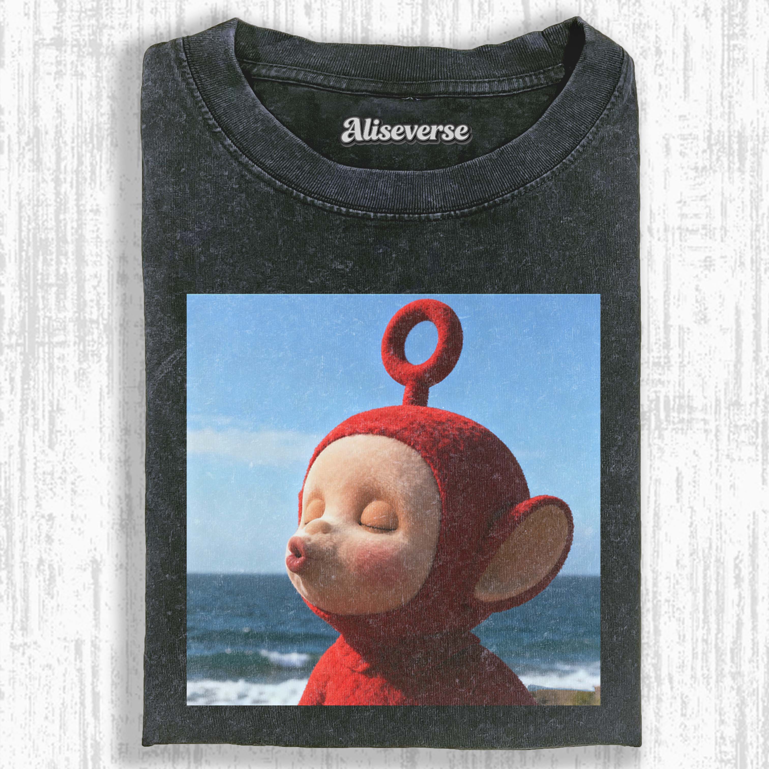 SUMMER KISS MOMENT T-SHIRT