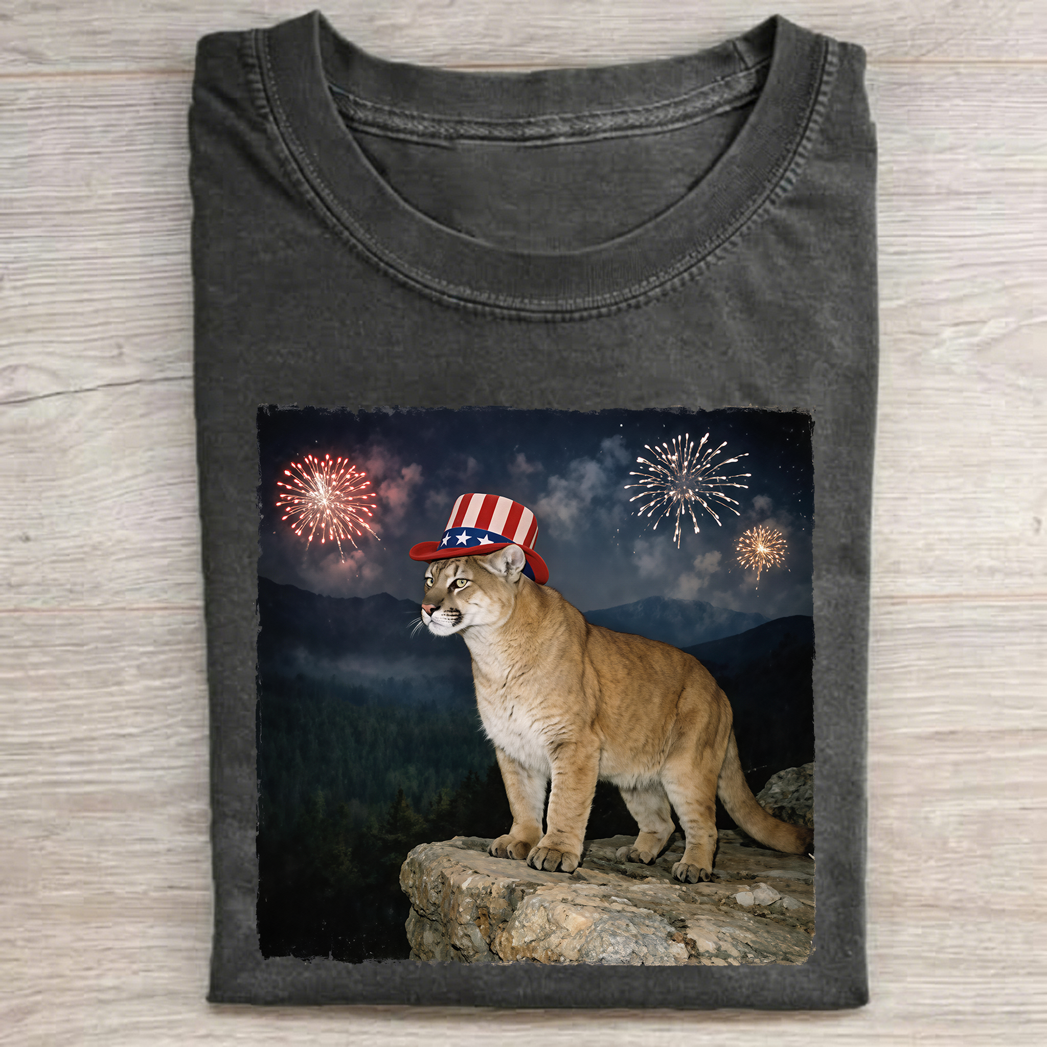 Vintage Mountain Lion Photo T-shirt