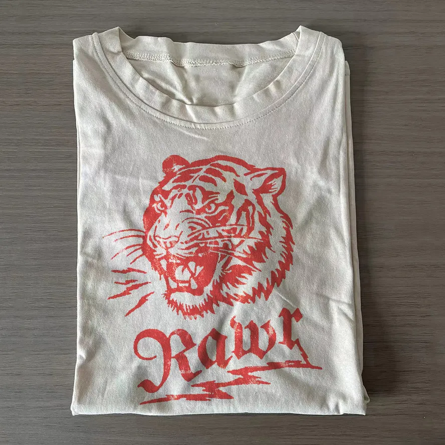 Vintage Roaring Tiger Graphic T-shirt