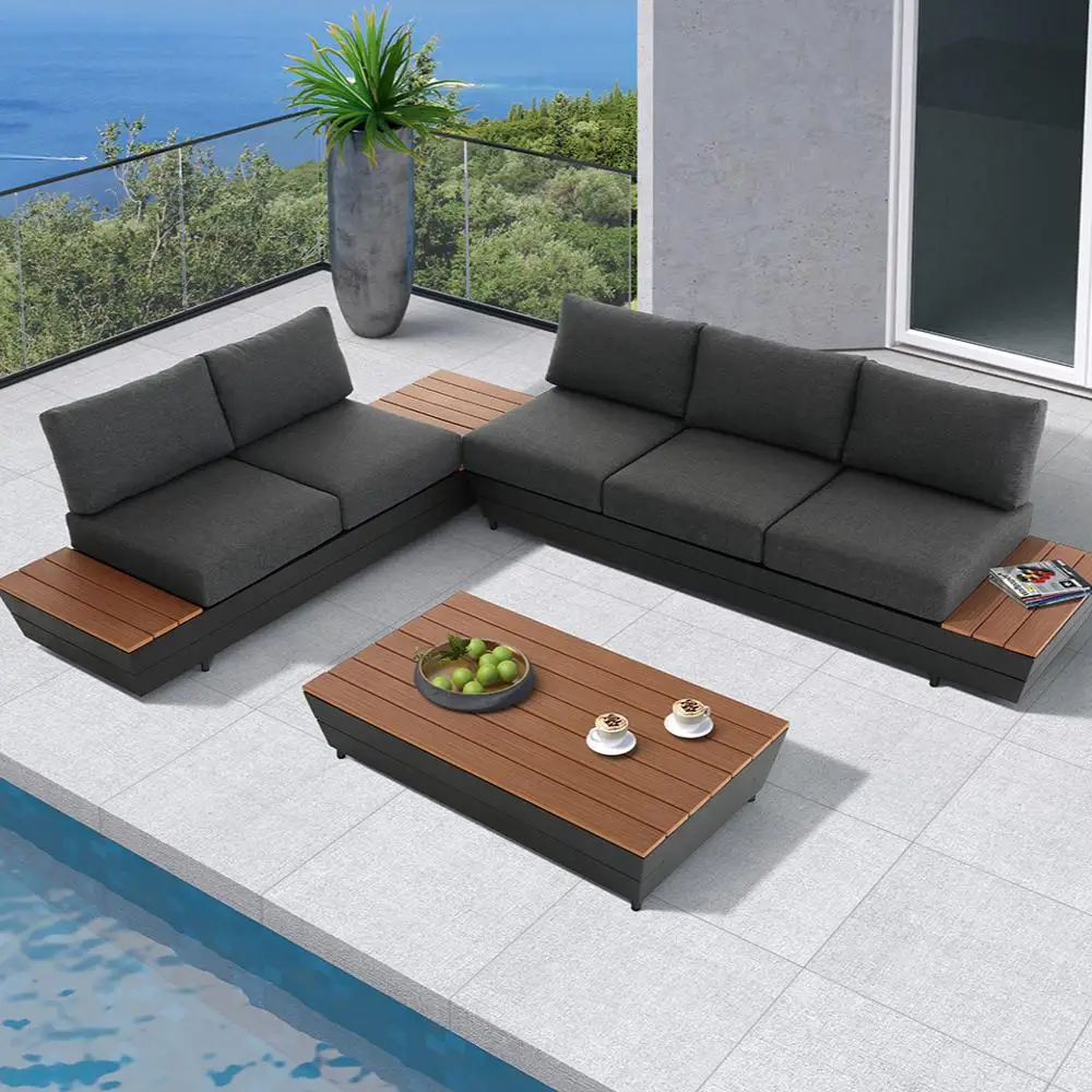 The modern combination outdoor furniture sofa set is suitable for use in gardens or courtyards.