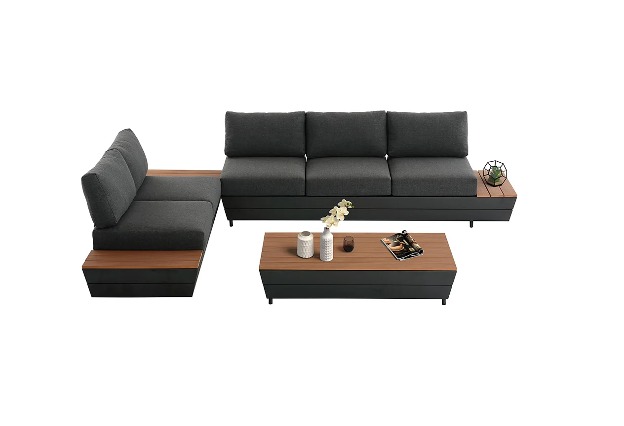 The modern combination outdoor furniture sofa set is suitable for use in gardens or courtyards.