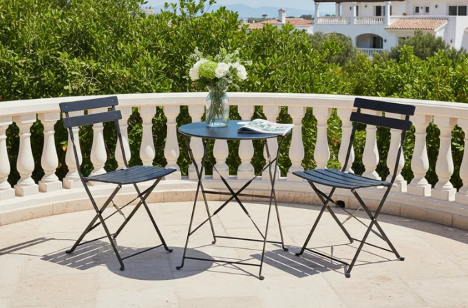 Leen 2 - Person Metal Patio Dining Set with Round Table