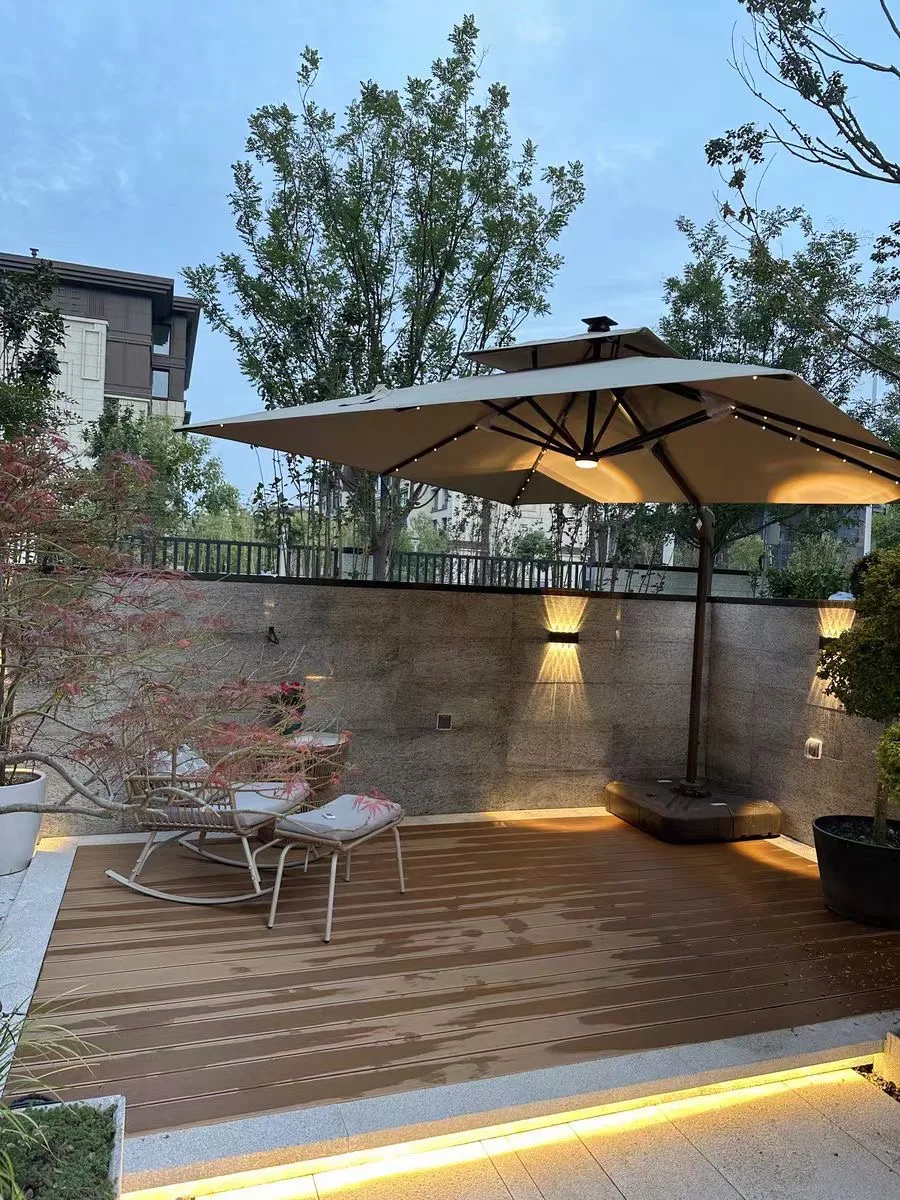 LED Light Parasol Professionnel Luxurious Simulated Beach Sunshade Polyester Umbrella Garden Outdoor Umbrella for Restaurant