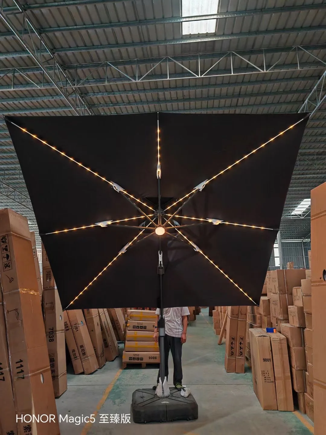 LED Light Parasol Professionnel Luxurious Simulated Beach Sunshade Polyester Umbrella Garden Outdoor Umbrella for Restaurant