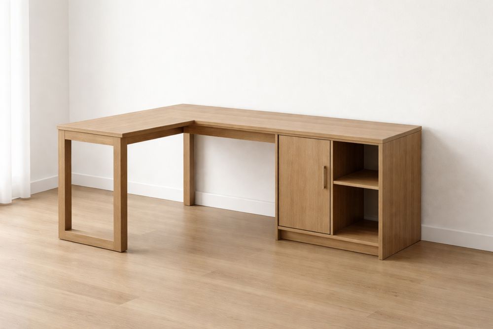 Bureau d'angle en bois avec étagères