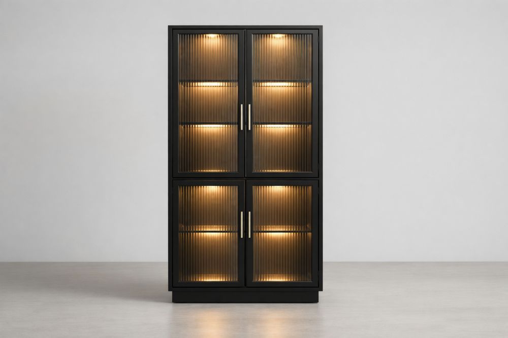 Armoire vitrine en bois massif noir avec portes en verre cannelé et éclairage LED-Decorloria