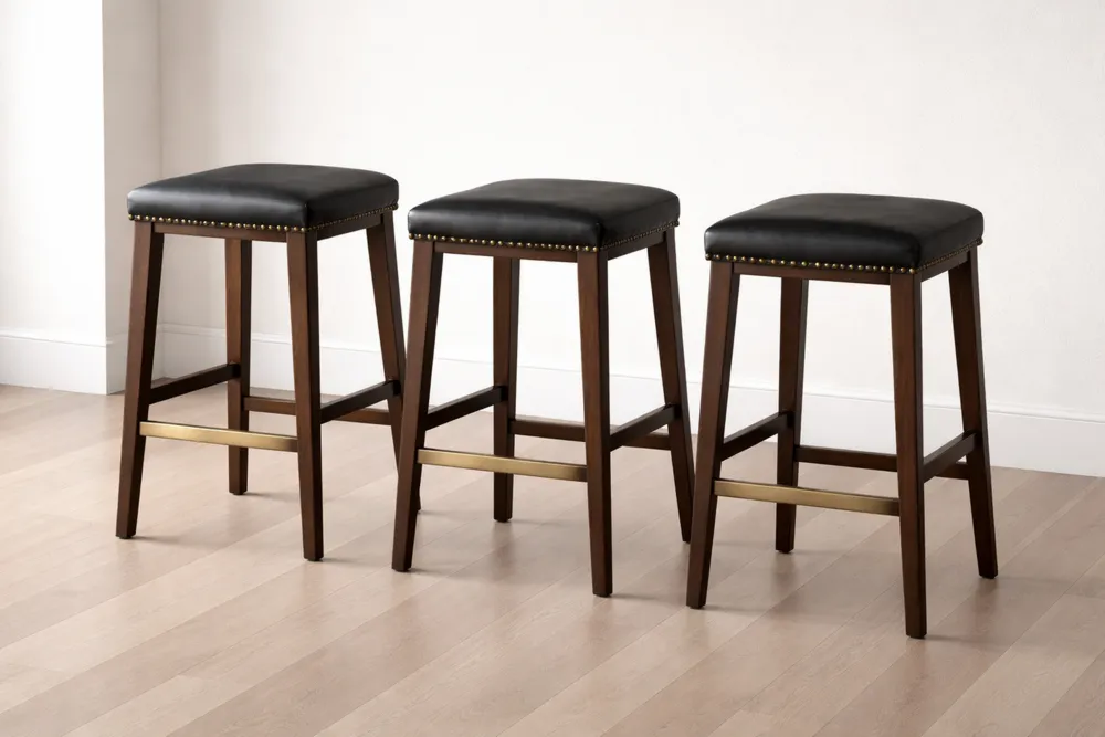 Lot de 3 tabourets de bar en bois avec assise en cuir synthétique noir