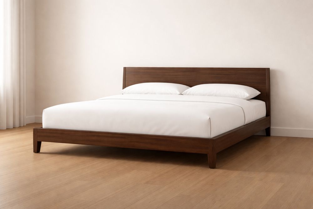 Lit double en bois de noyer