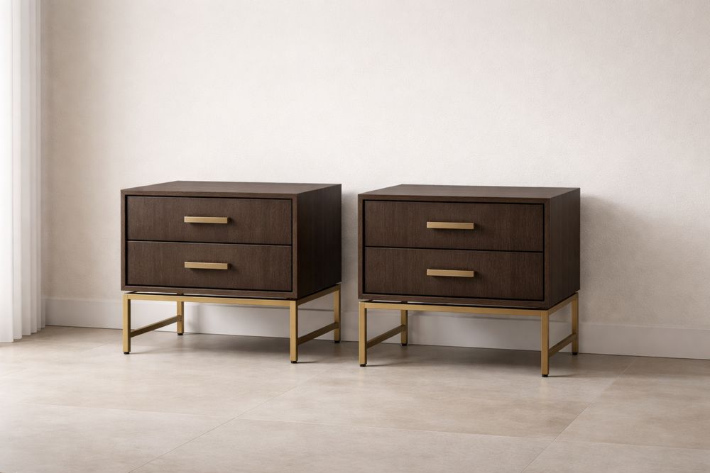 Table de chevet en bois marron avec structure métallique dorée