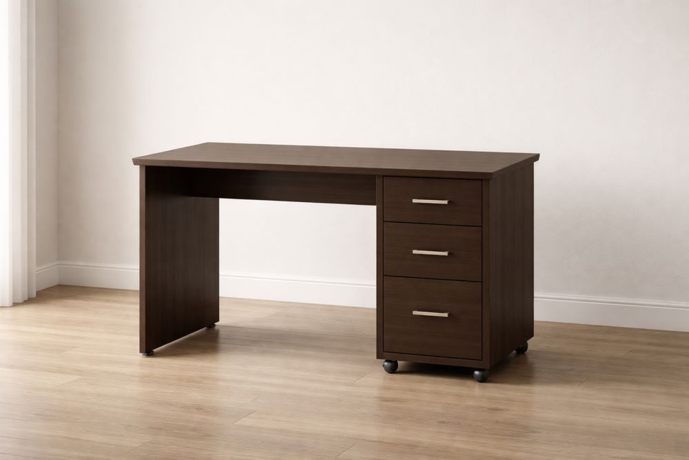 Bureau en Bois Marron avec Trois Tiroirs