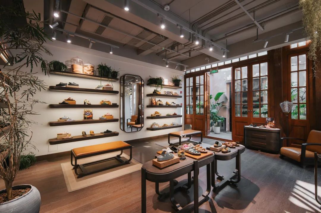 BIRKENSTOCK（勃肯）上海张园全新概念店启幕！_上观新闻
