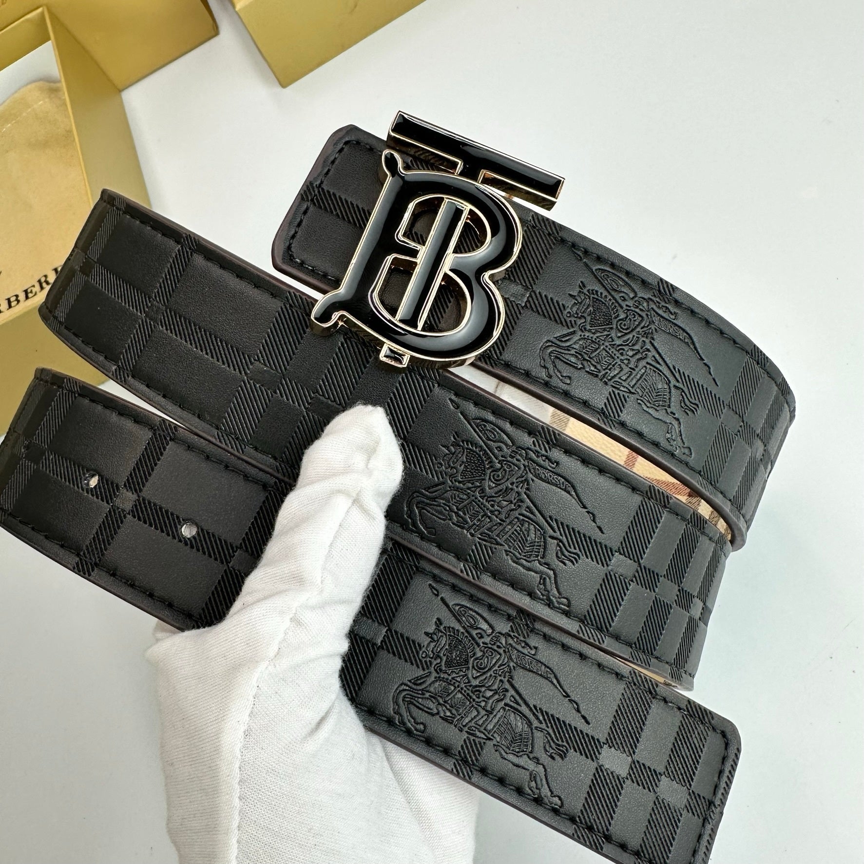 4-color classic embossed leather belt