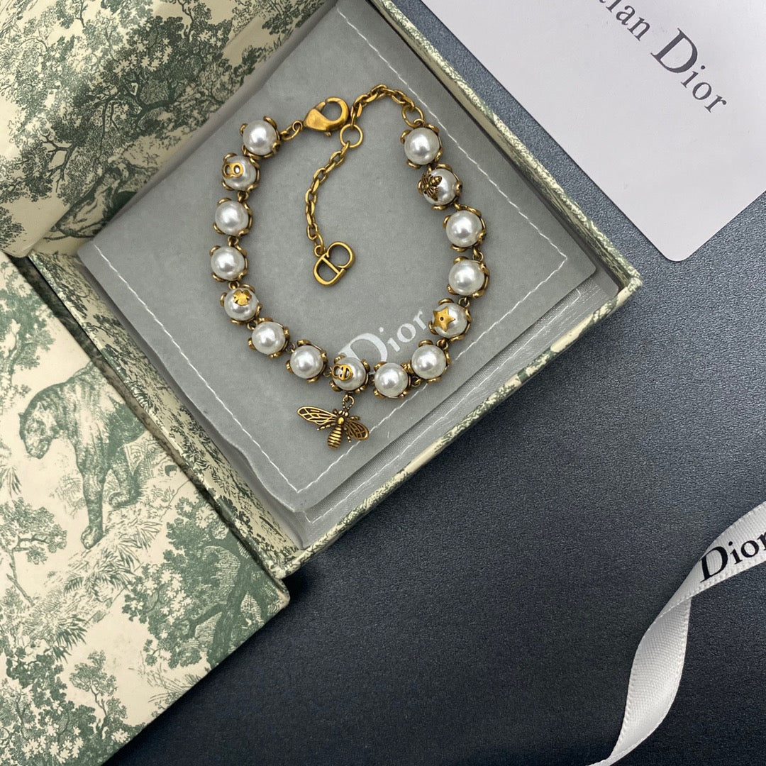 Bee Vintage Bracelet