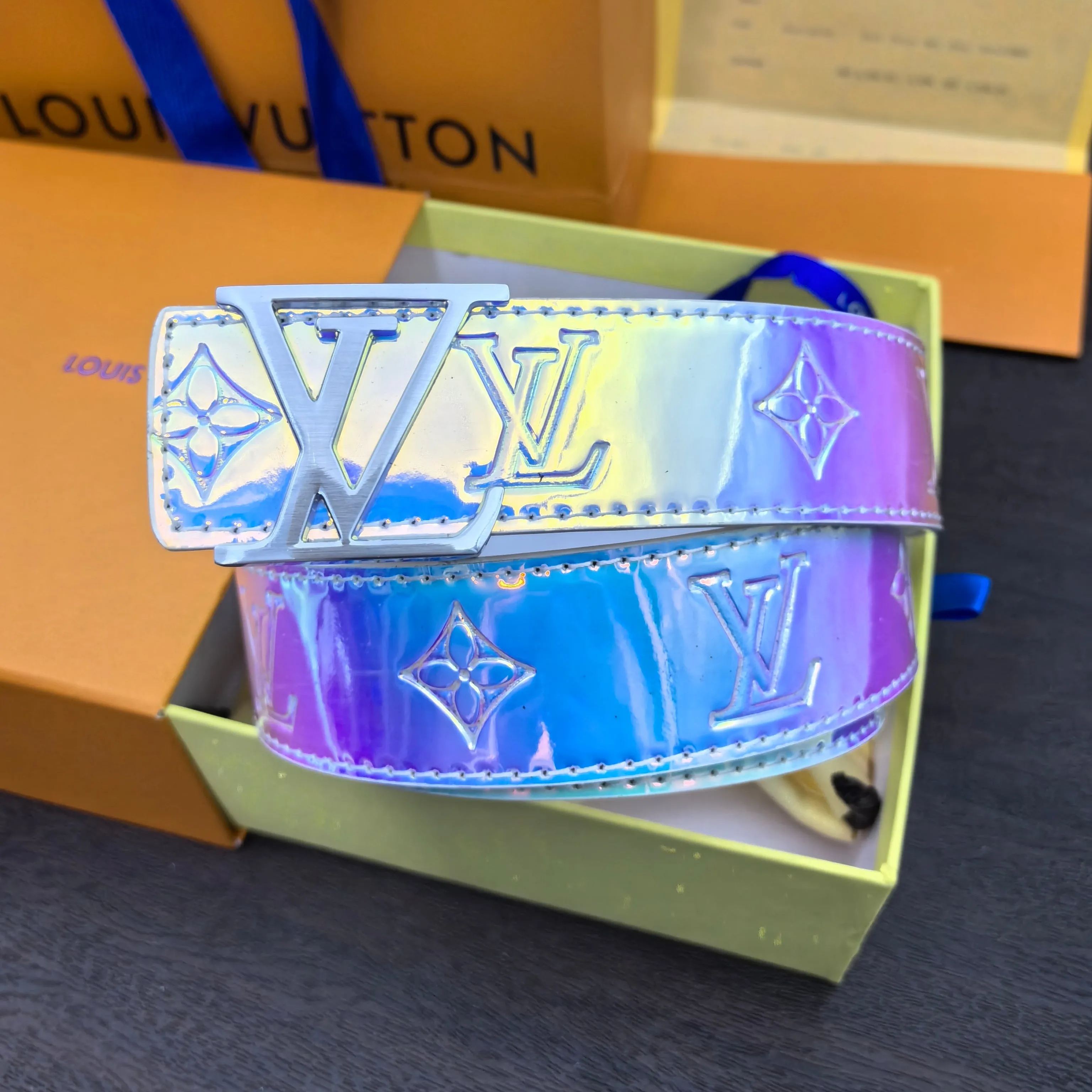3-color classic colored smooth buckle leather belt