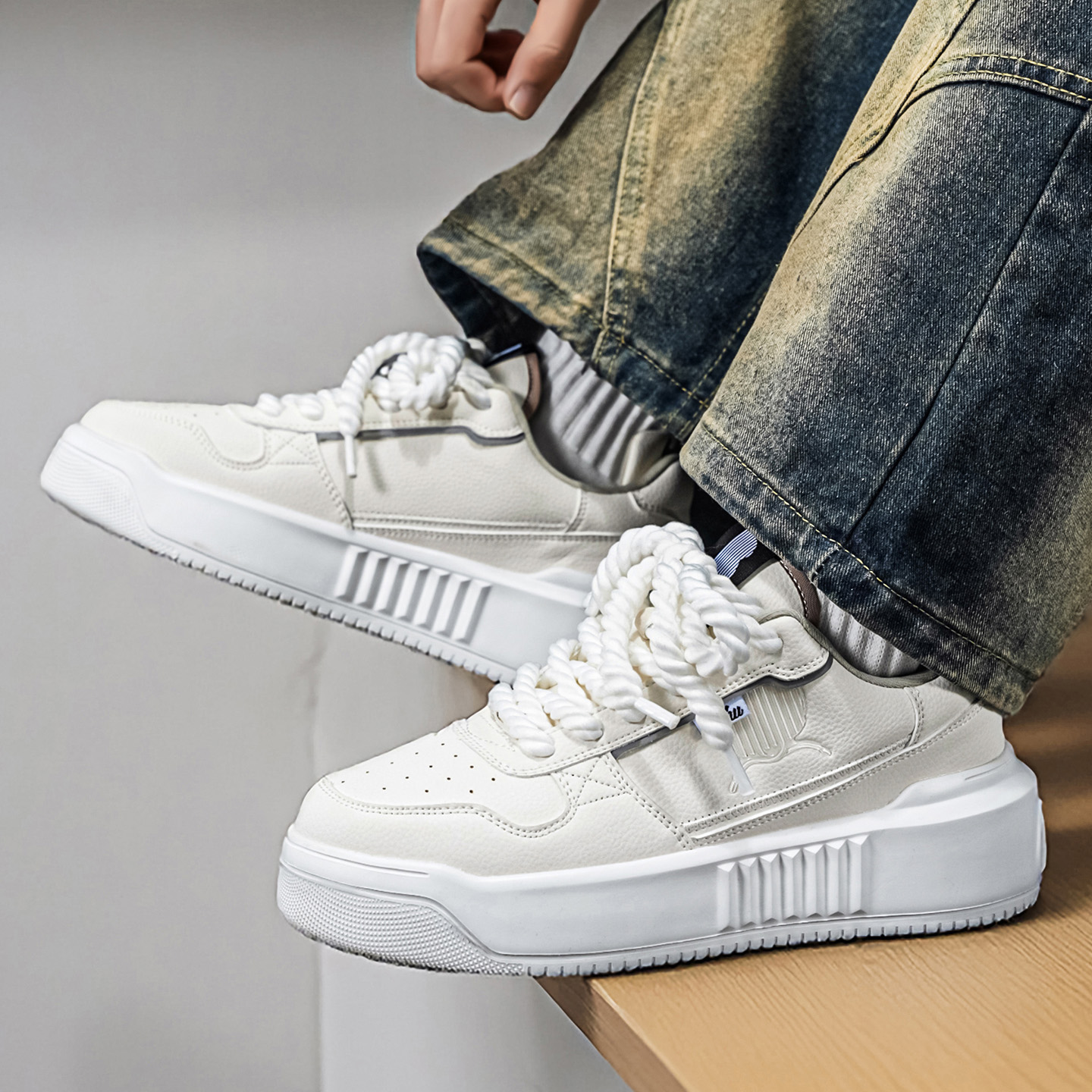 Softswear® ChunkyLace Platform V1 - White
