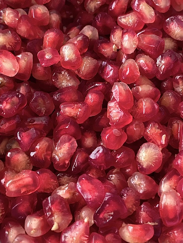 🔴La grenade — Un fruit vieux de 5 000 ans rempli de rubis