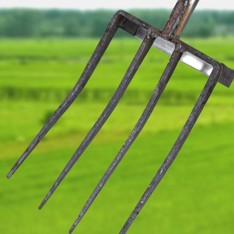 Multifunktionale Eisengabel mit Holzgriff