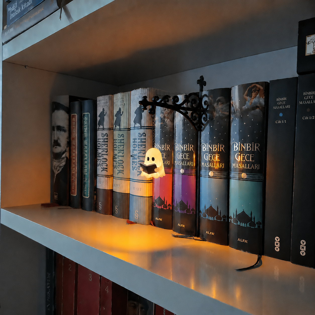 Library Lantern-Decorative Bookshelf Lighting