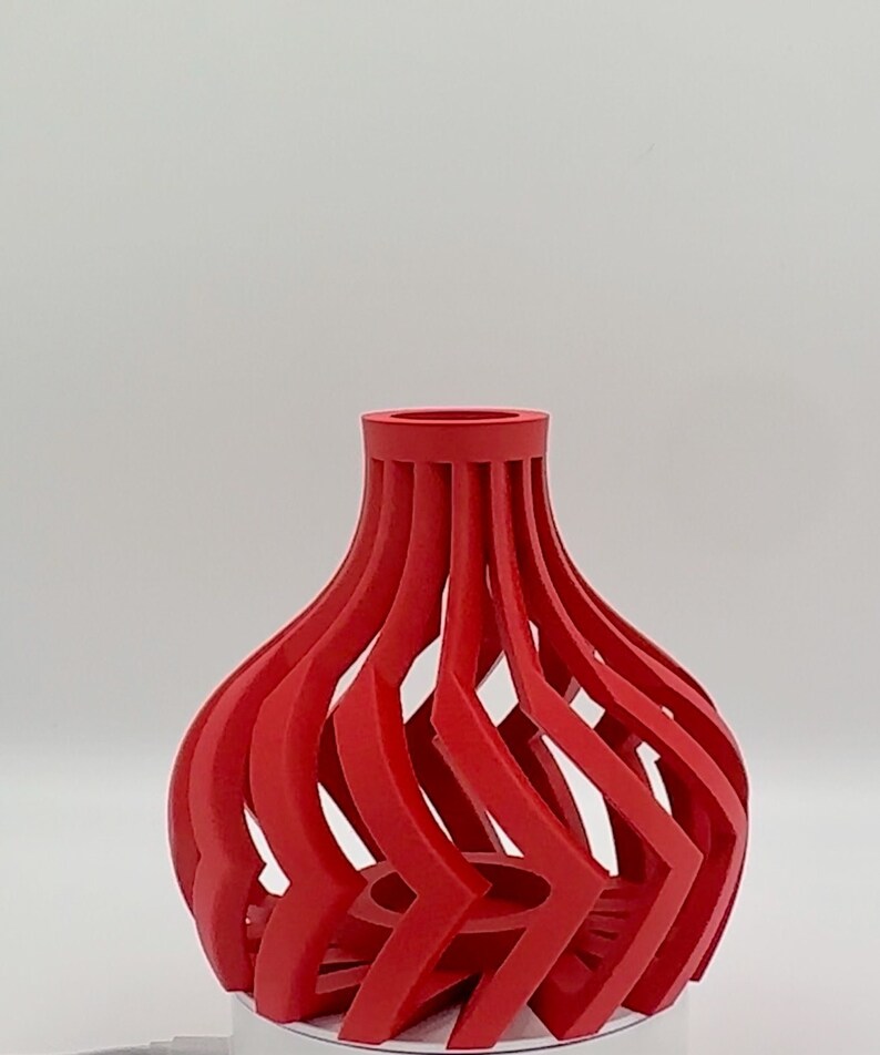 Dynamic openwork vase, minimalist geometric center decoration