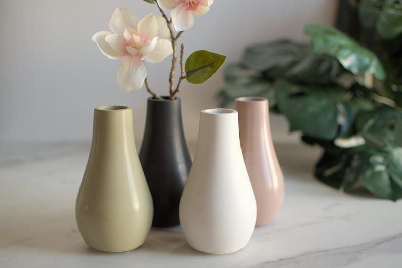 Handmade small concrete vase, simple home floral decoration
