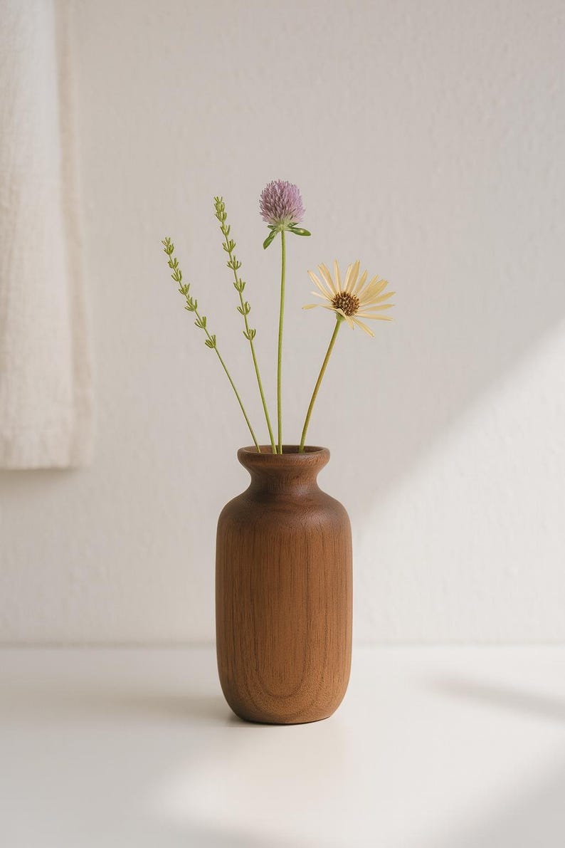 Simple wooden vase, modern home decoration