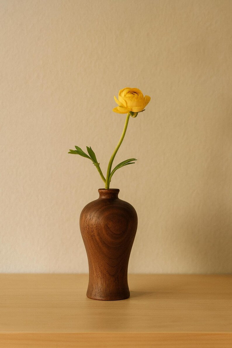 Simple wooden vase, modern home decoration