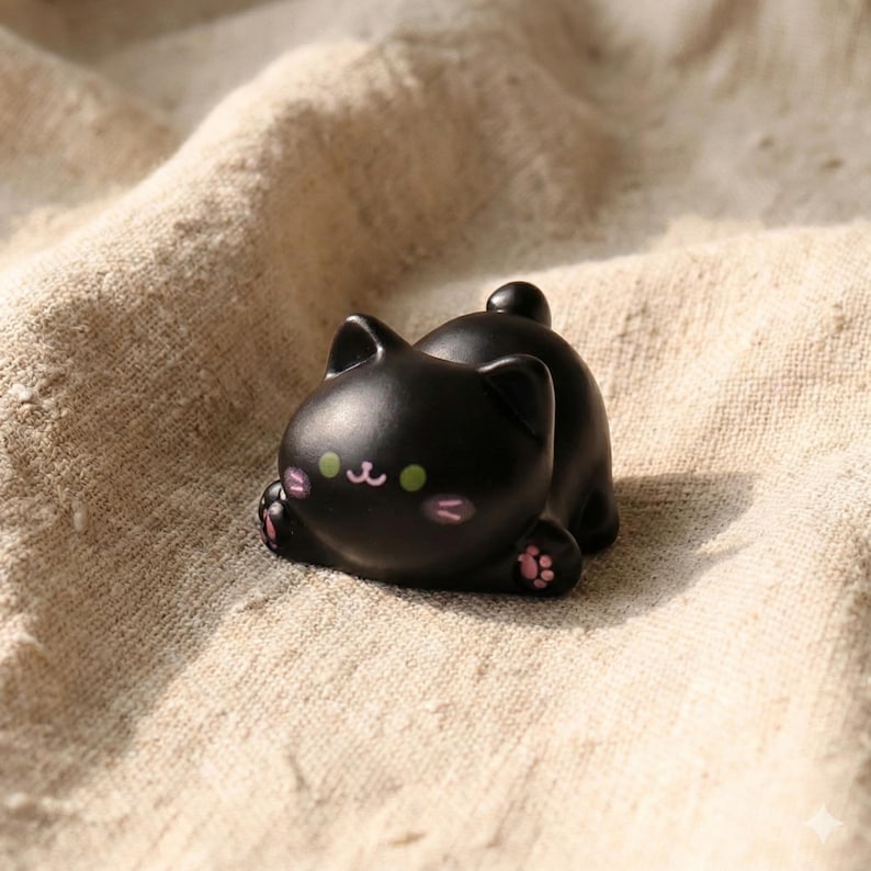 Mini Resin Cat Ornament Set, Cute Desktop Monitor Home Decor