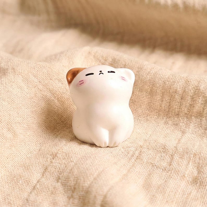 Mini Resin Cat Ornament Set, Cute Desktop Monitor Home Decor