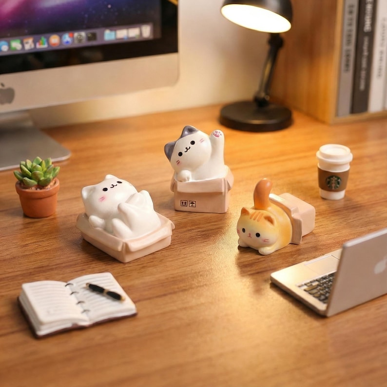 Mini Resin Cat Ornament Set, Cute Desktop Monitor Home Decor