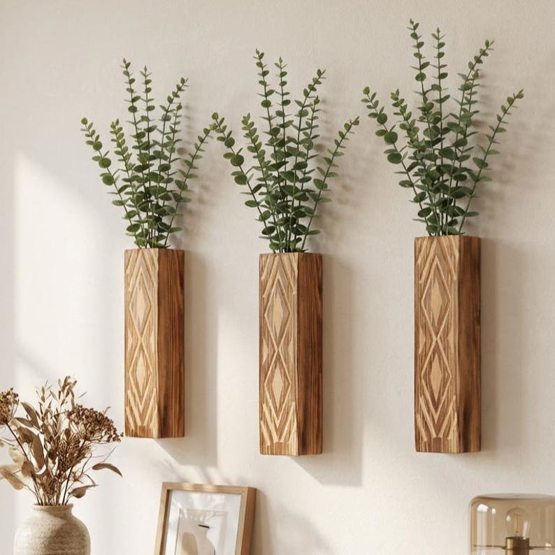 Bohemian style wooden wall-mounted vase with dried flowers