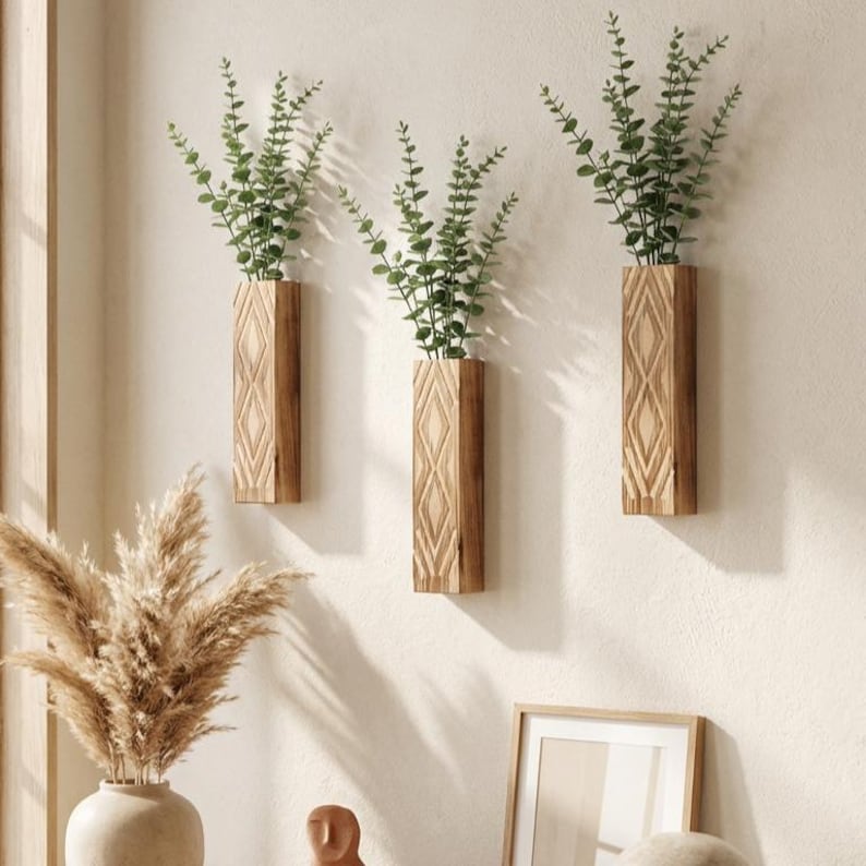 Bohemian style wooden wall-mounted vase with dried flowers