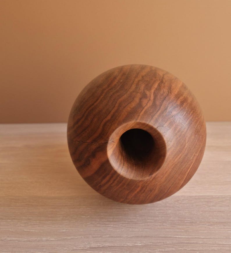 Handmade walnut wood vase, dried flower home decoration
