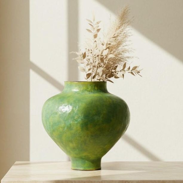 Green Ceramic Vase, Modern Country Style, Simple Plant Arrangement