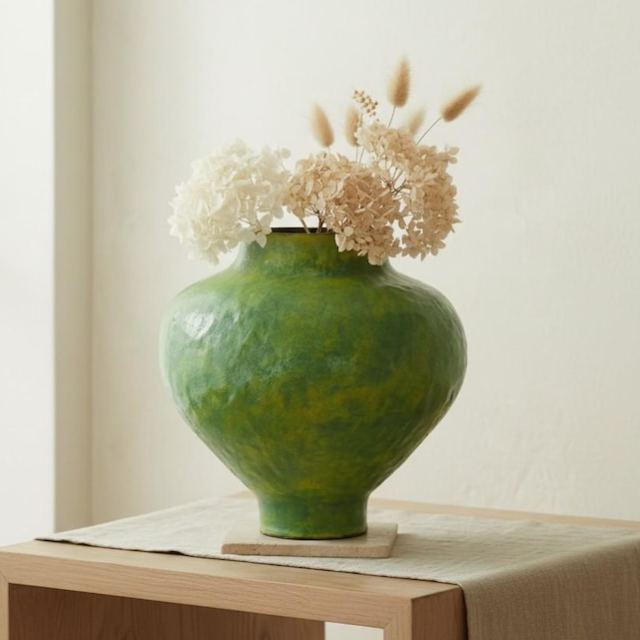 Green Ceramic Vase, Modern Country Style, Simple Plant Arrangement