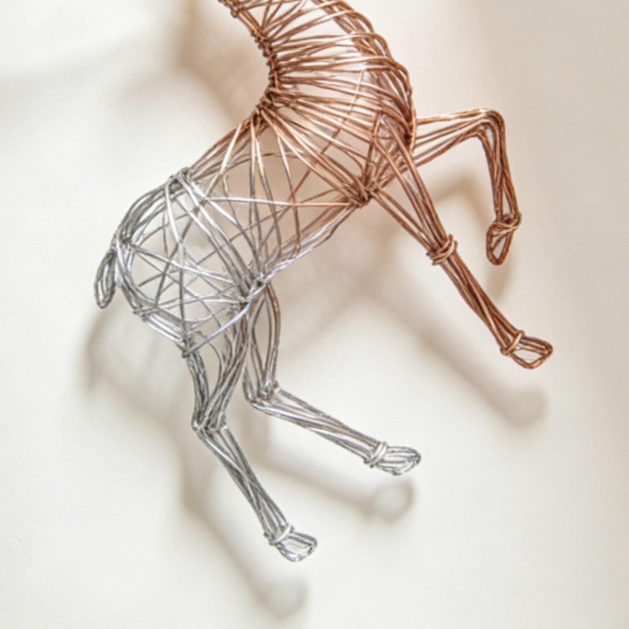 Nowoczesna dekoracja ścienna w salonie