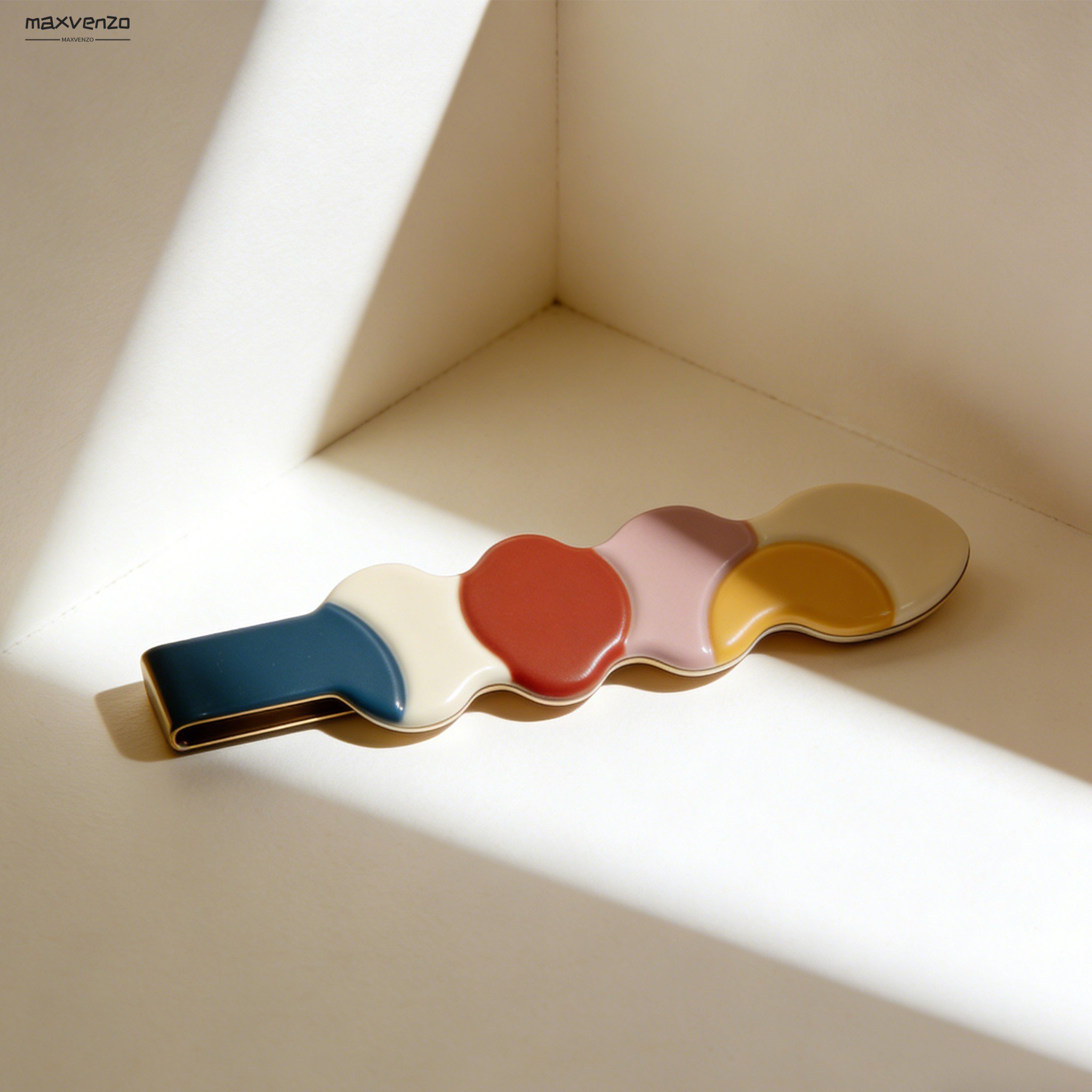 Designerskie zakładki metalowe w różnych kształtach