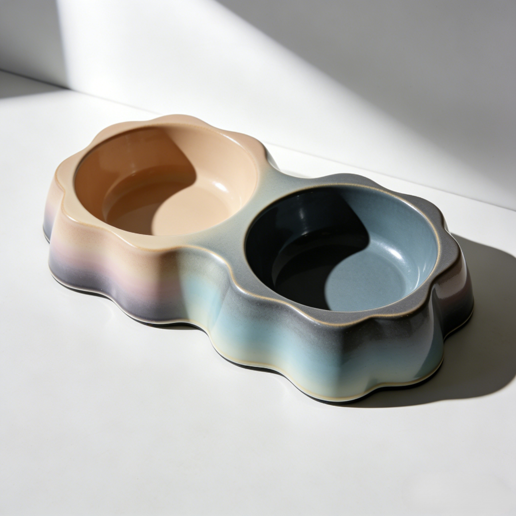 Nagy kapacitású etetőtál háziállatoknak