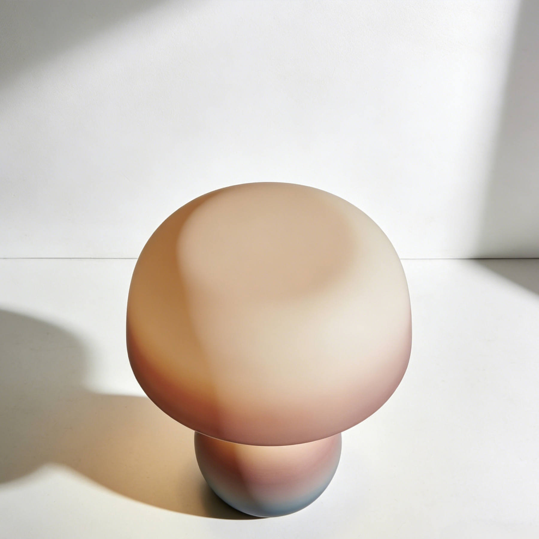 Aranyos gomba alakú asztali lámpa