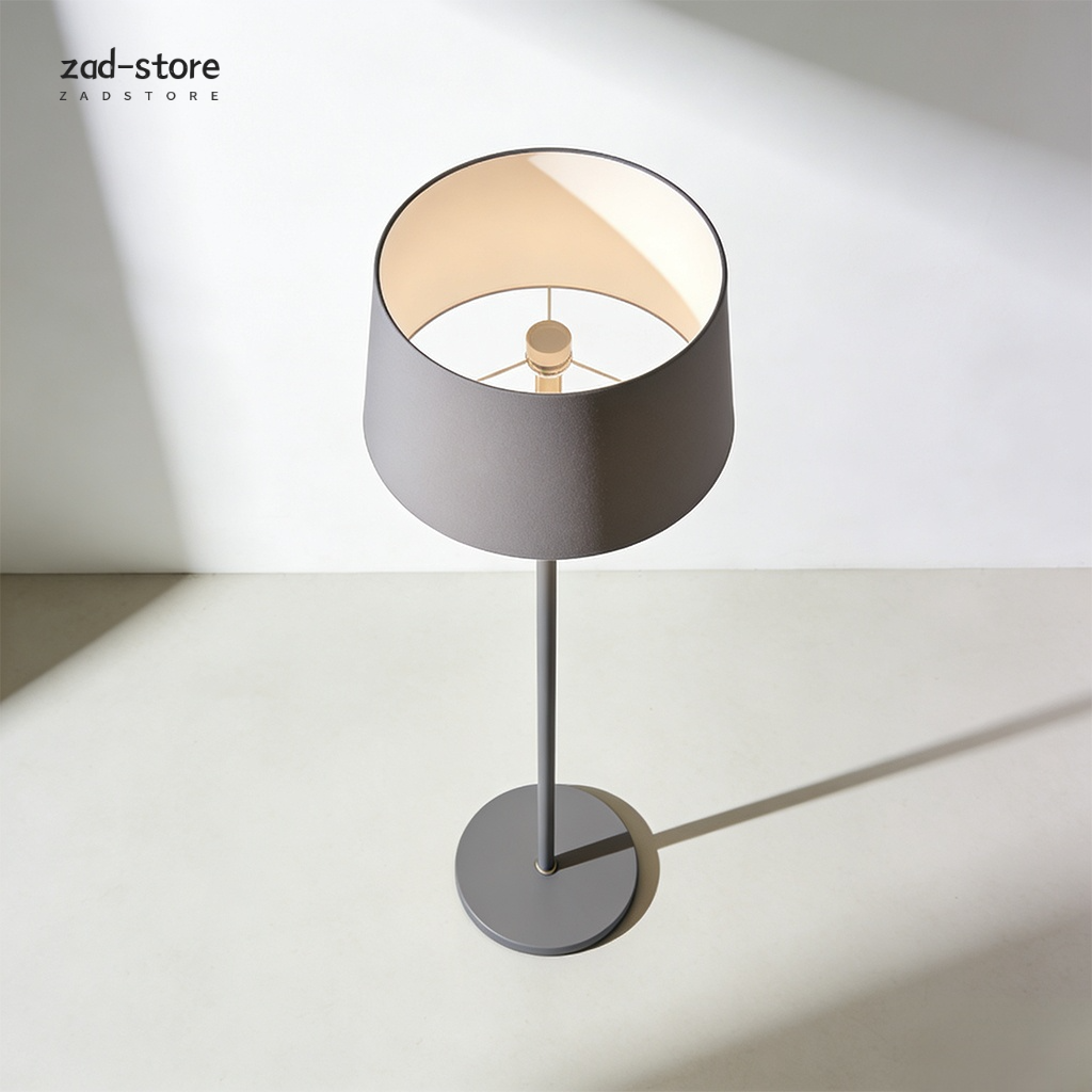 Nordische Stehleuchte mit modernem Design