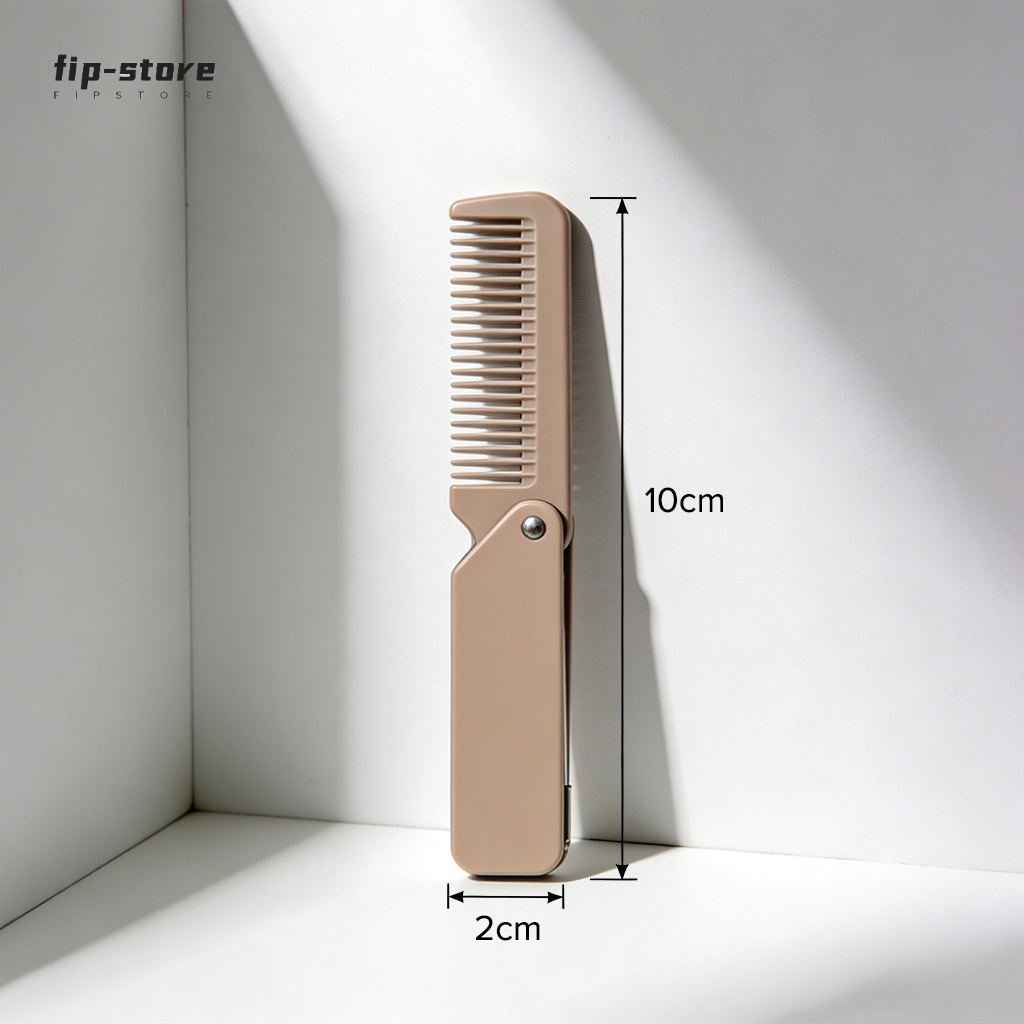 Hand h&auml;lt kompakten Reisekamm