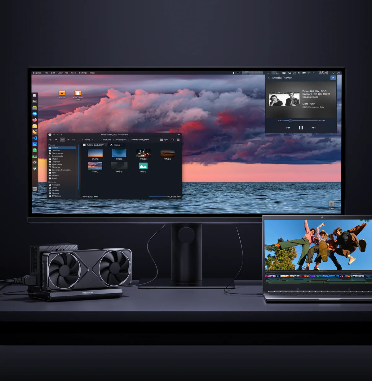 Minisforum DEG2 eGPU dock with Thunderbolt 5, OCuLink, IO ports and 140W + 30W PD