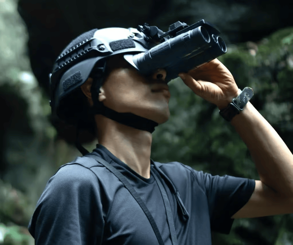 YASHICA Explorer: Dual Screen Night Vision for Any Case