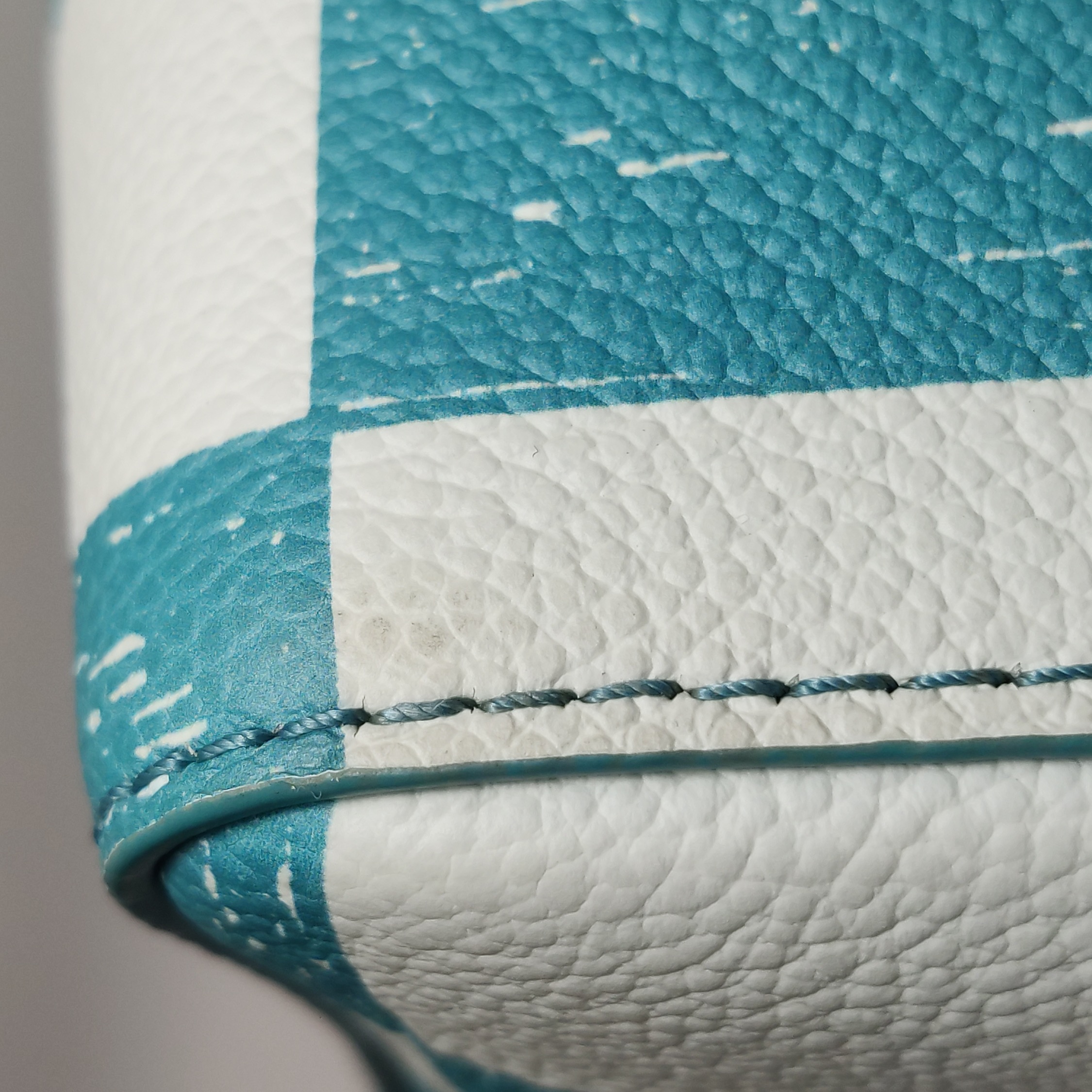 Louis Vuitton（LV） City Keepall Bag Limited Edition Marque Deposee Damier Giant — photo 11 of 17